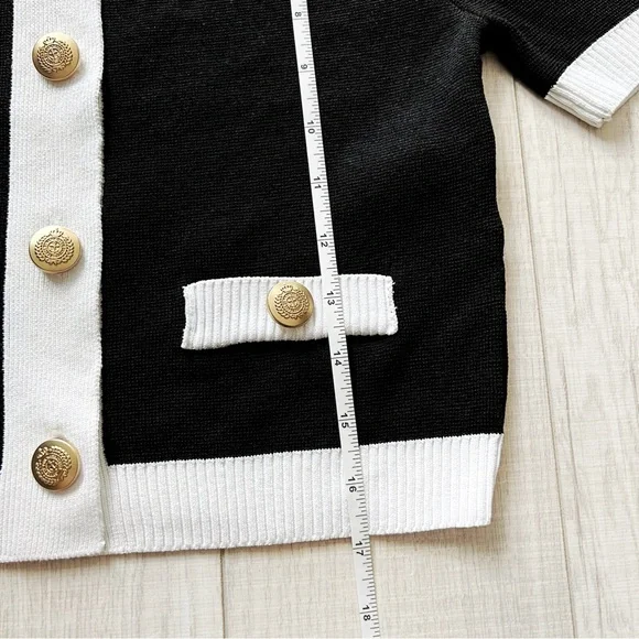Black and white knit short sleeve sweater - Picture 9 of 11